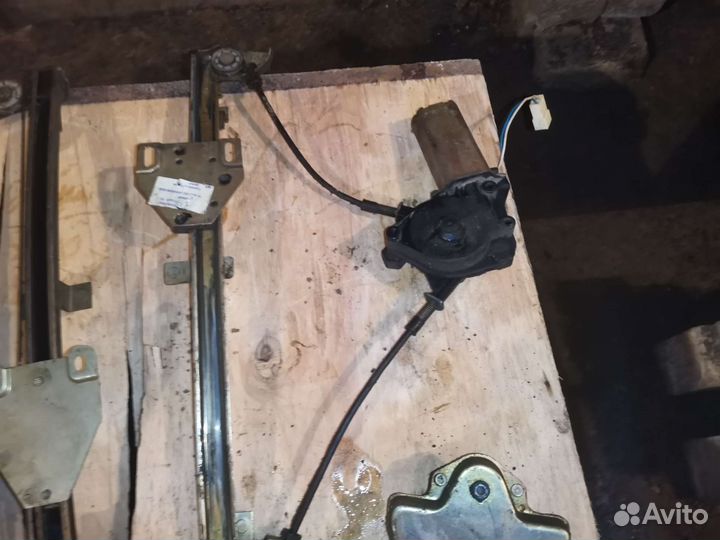 Стеклоподъемник