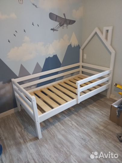 Кровать домик