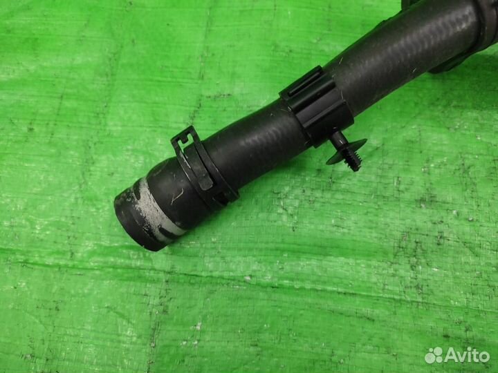 Патрубок системы охлаждения VW Tiguan / Audi Q3