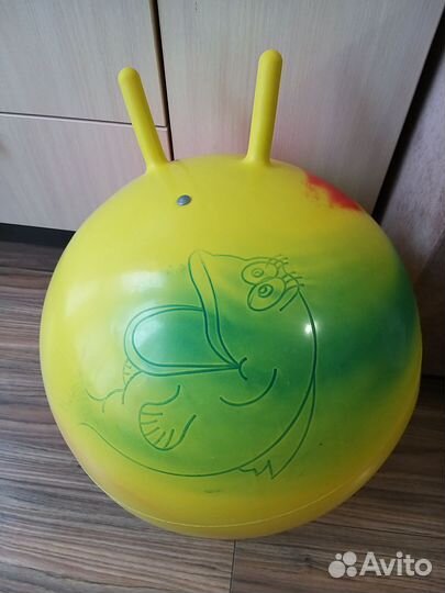 Мяч прыгун фитбол с рожками