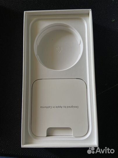 Кробки на iPhone 14 Pro и airpods pro оригинал