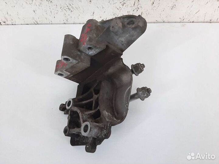 Кронштейн двигателя правый iqdb Ford Focus 3