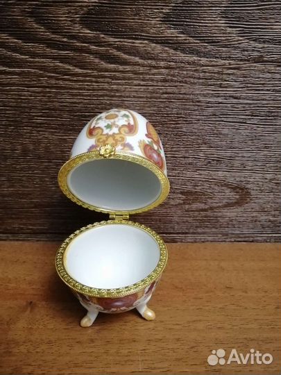 Пасхальное яйцо фарфор