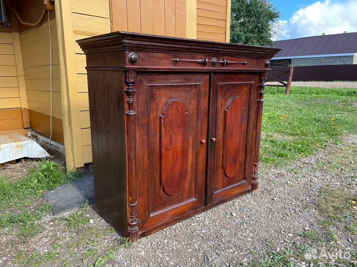 Старинный буфет - антиквариат