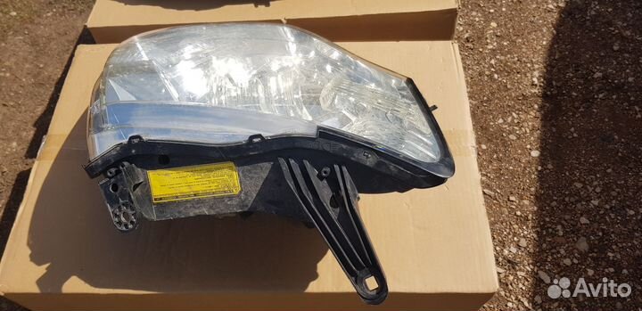 Фара mitsubishi pajero 4