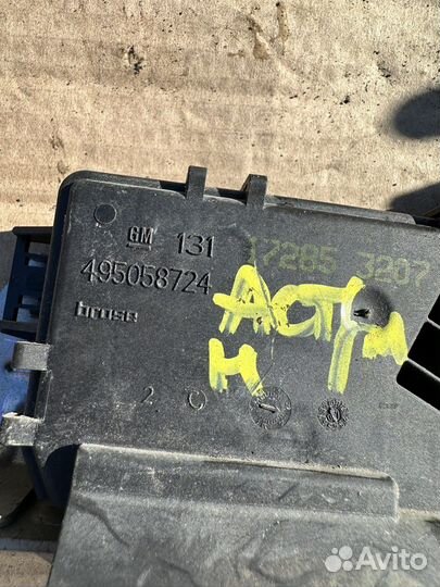 Замок багажника на Opel Astra H