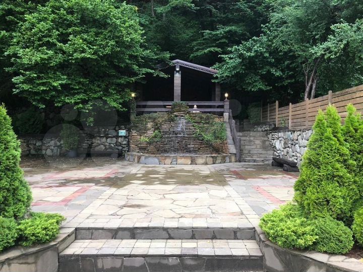 2-к. квартира, 95 м², 1/6 эт.