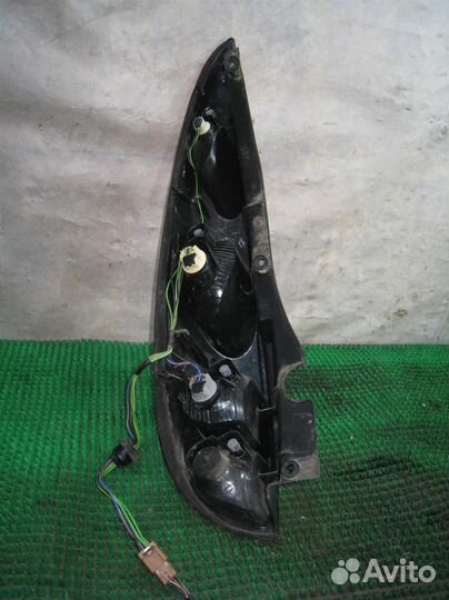 Фонарь задний правый Nissan Almera Tino 2005