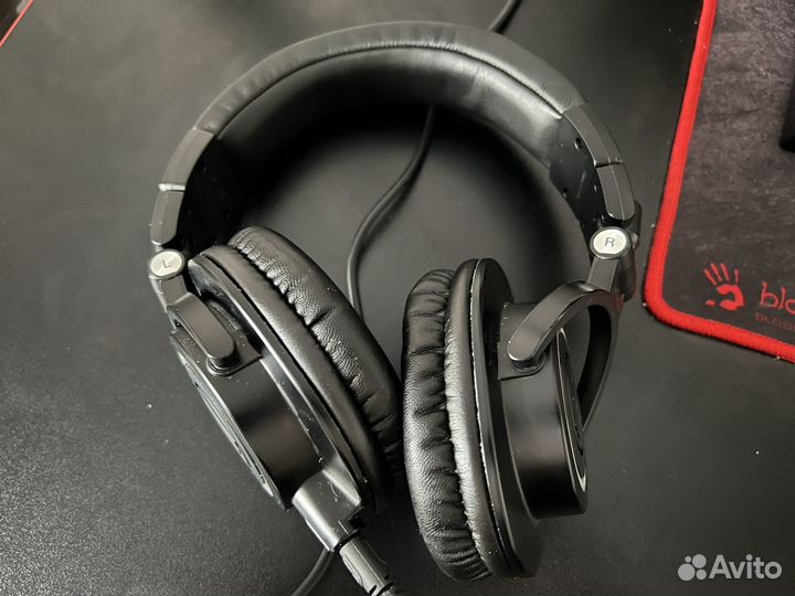 Наушники Audio-Technica ATH-M50x