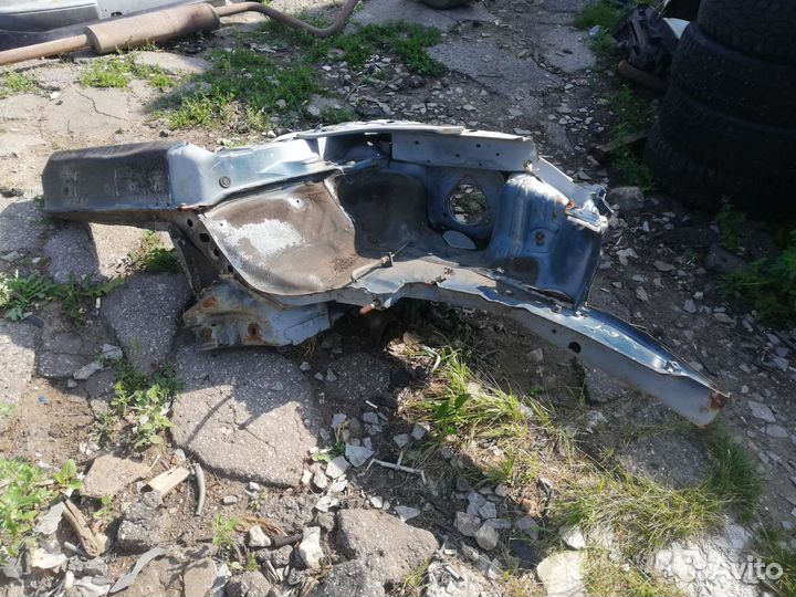 Четверть передняя правая Митсубиси Лансер 9