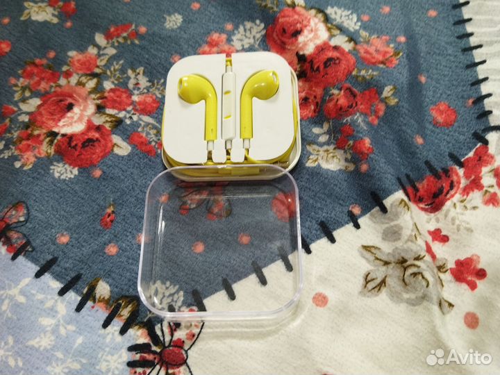 Наушники с микрофоном новые