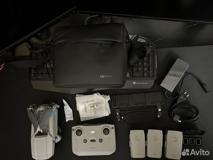 Квадрокоптер/дрон DJI Air 2 fly more combo