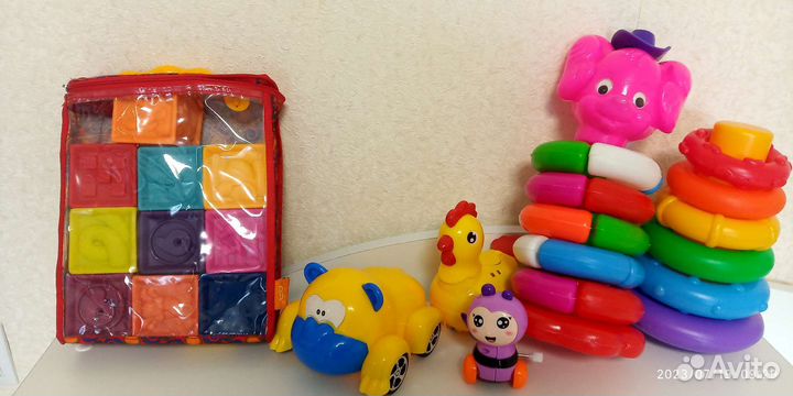 Развивающие игрушки пакетом