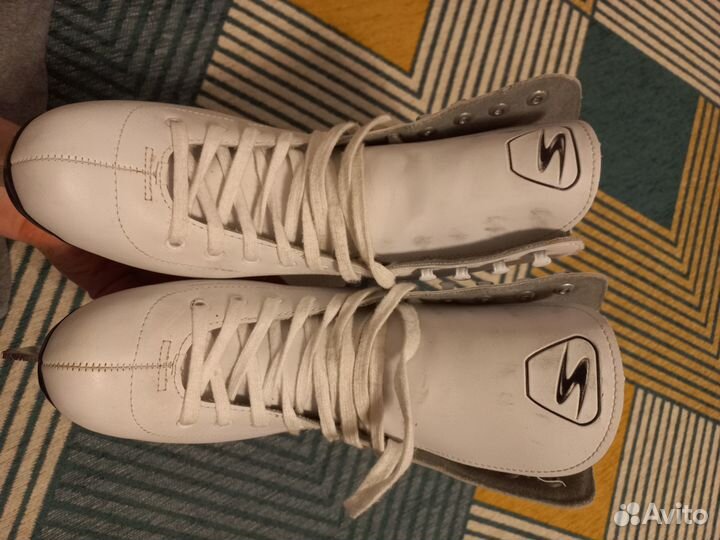 Коньки фигурные