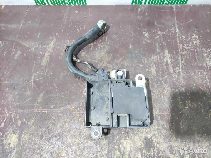 Блок управления акб с клеммой Audi A8