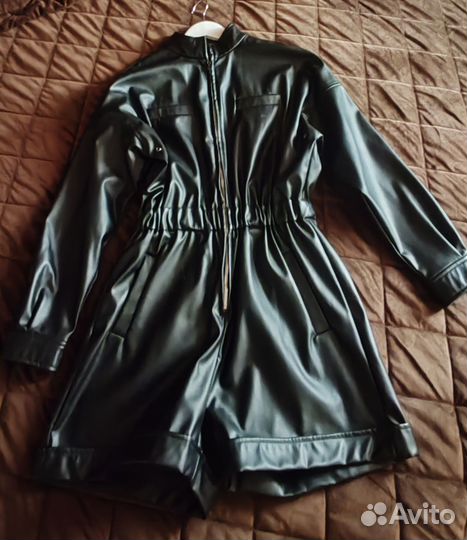 Комбинезон из экокожи
