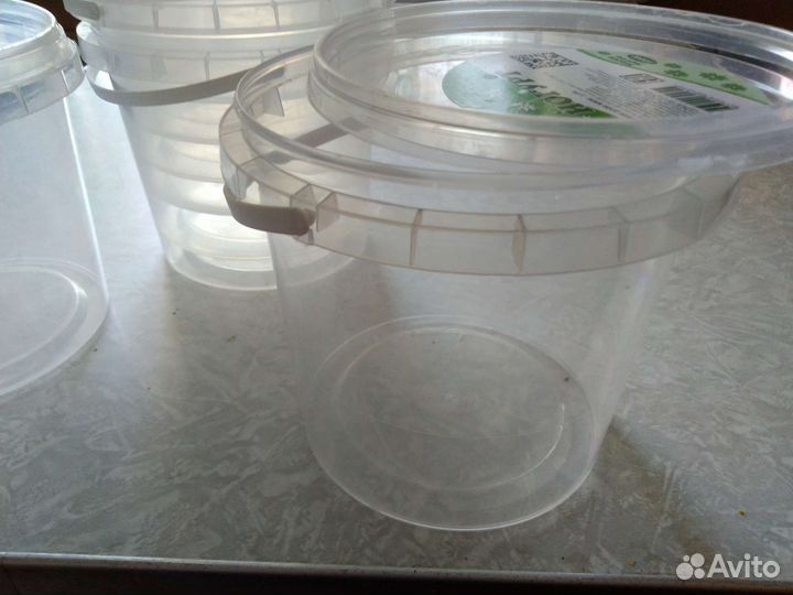 Пластиковые ведерки с крышкой литровые