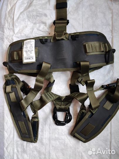 Страховочная привязь