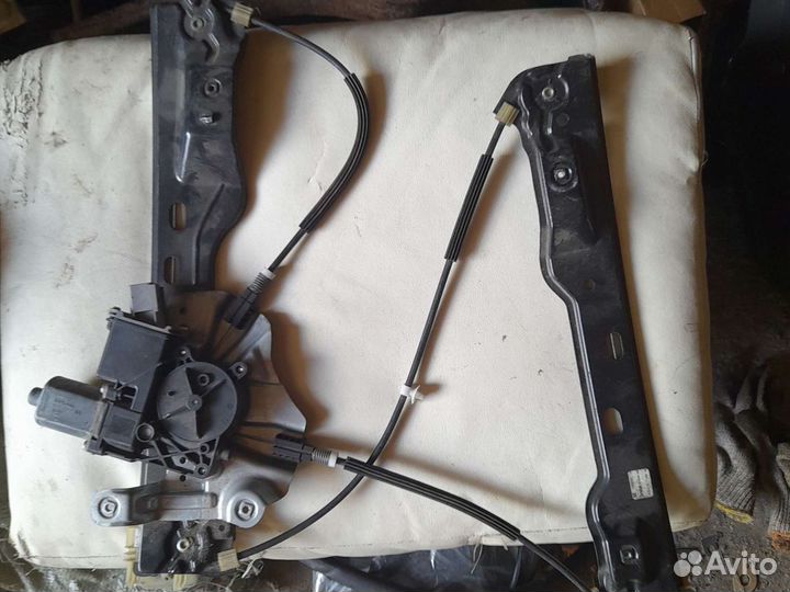 Стеклоподъёмник передний правый, левы Opel Astra J