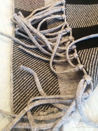 Женский палантин с рукавами