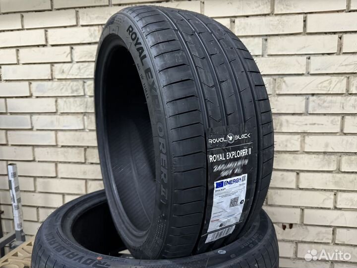 Royal Black Royal Explorer II 245/40 R20 99W