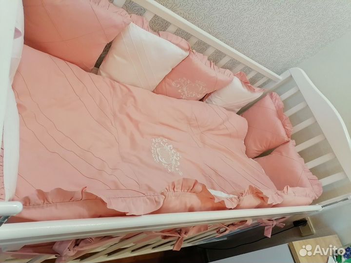 Детская кроватка с матрацом, бортиками, одеялом