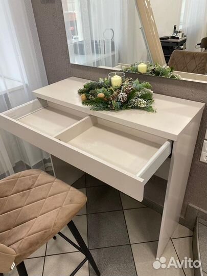 Тумба с зеркалом