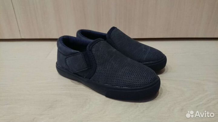 Полуботинки Vitacci (новые) 26 р-р