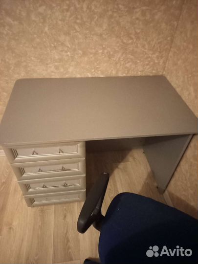 Письменный стол для школьника бу