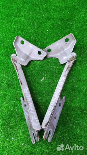 Петля капота Mazda Capella FP 1.8