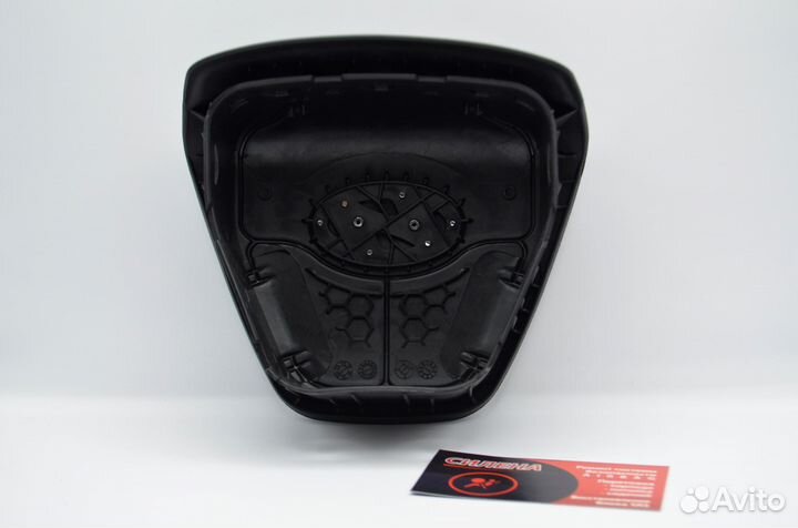 Рулевая накладка Hyundai Elantra (2016)