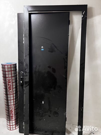 Дверь входная металлическая бу