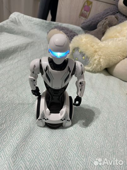 Игрушка робот