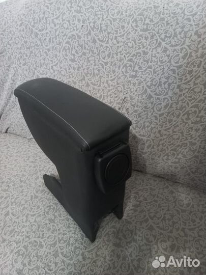 Подлокотник renault kaptur