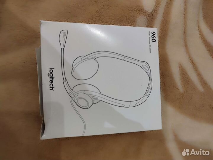 Наушники с микрофоном