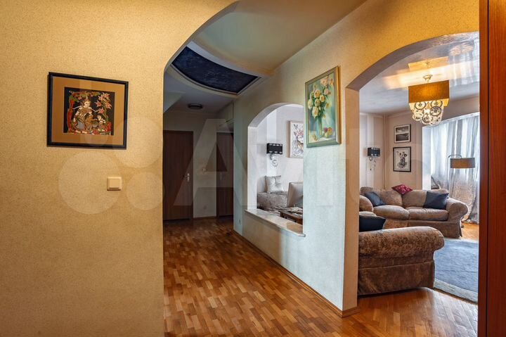 4-к. квартира, 100 м², 7/9 эт.