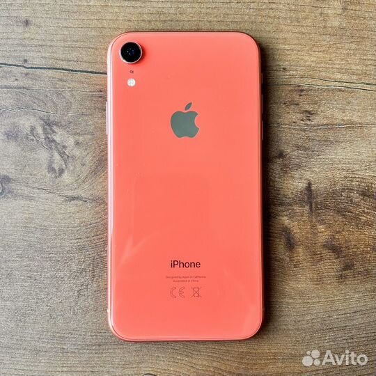 Телефон iPhone XR