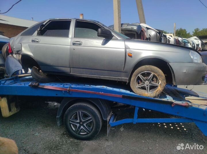 На разбор LADA Priora 2011