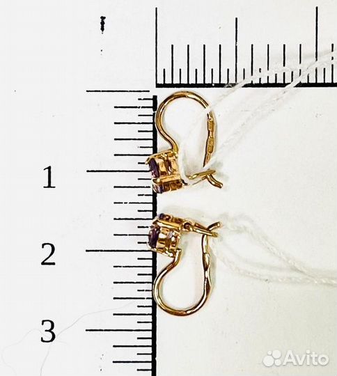 Золотые серьги с камнем