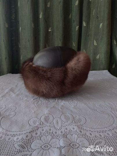 Женские меховые шапки