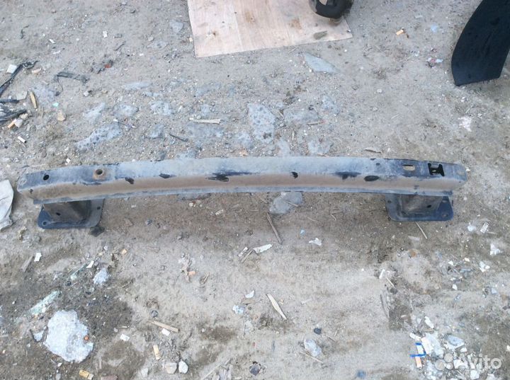 Усилитель заднего бампера Ford focus 2