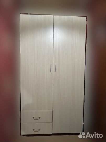Шкаф двухстворчатый с полками