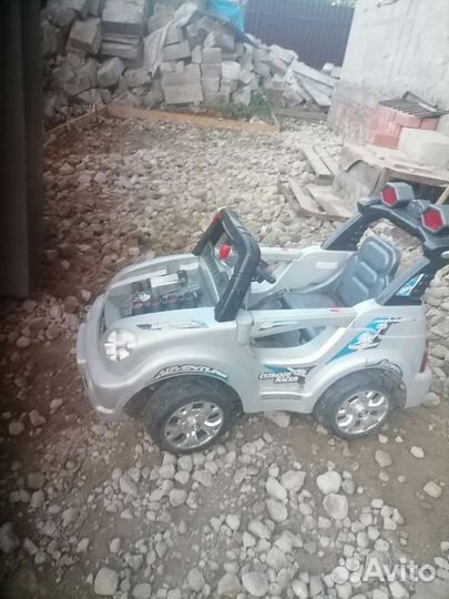 Детский электромобиль