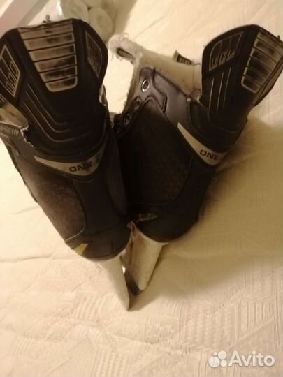 Хоккейные коньки bauer