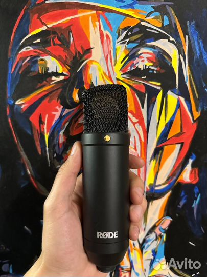 Студийный микрофон