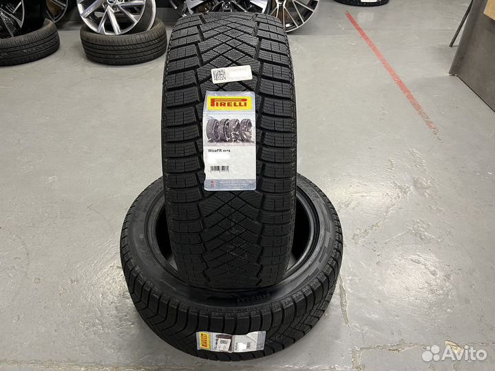 Pirelli Ice Zero FR 225/65 R17 106T
