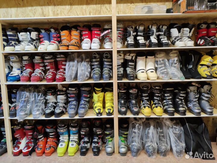 Продам горные лыжи, сноуборды, ботинки новые и б/у