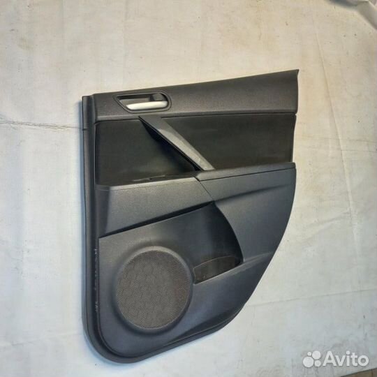 Обшивка двери задняя правая Mazda 3 BL