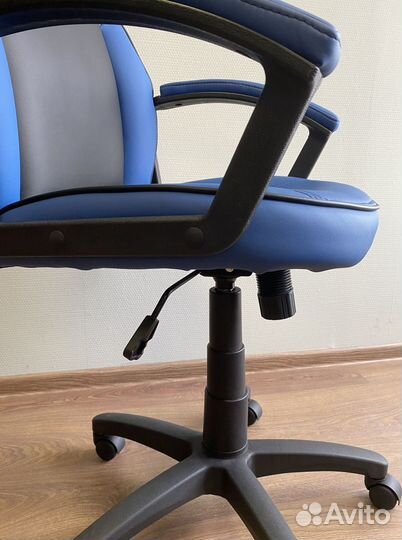 Офисное кресло от производителя