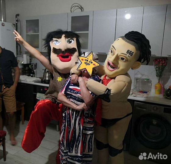 Шуточный стриптиз от Гоги